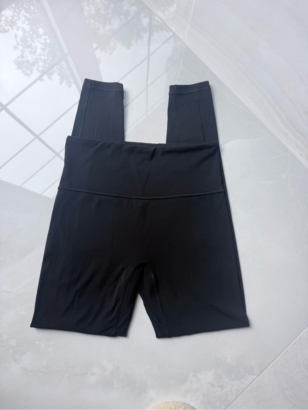 Athleta ELATION NO RISE TIGHTS
LEGGINGS small - Picture 2 of 4